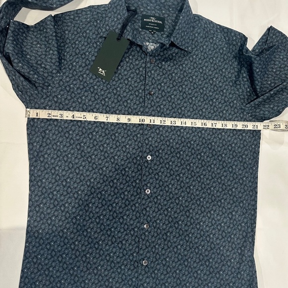 RODD & GUNN Button Down Shirt - Size M - NEW. - Picture 9 of 13